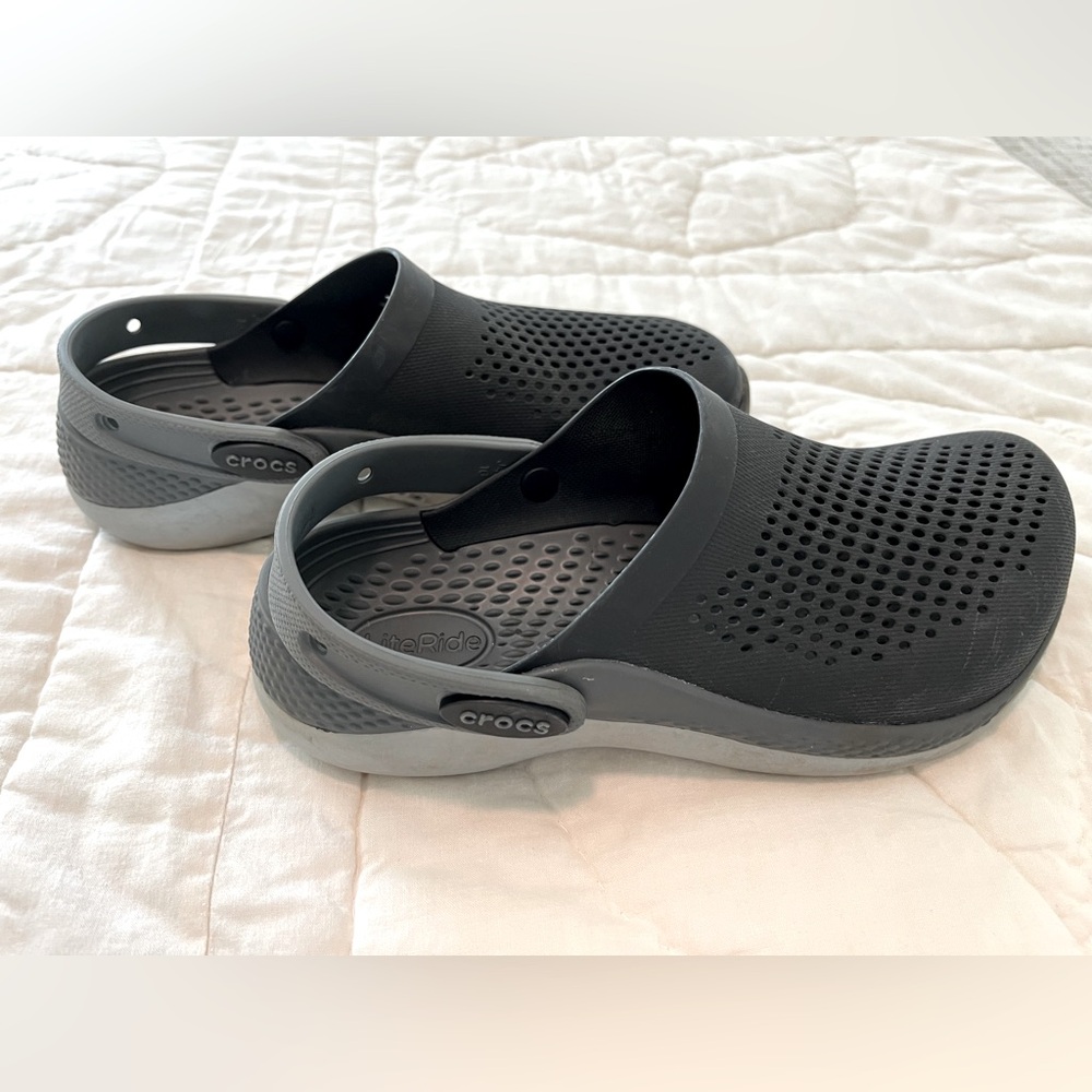 CROCS KIDS LITERIDE 360 Dual-Tone Black and Gray Clogs Size 4